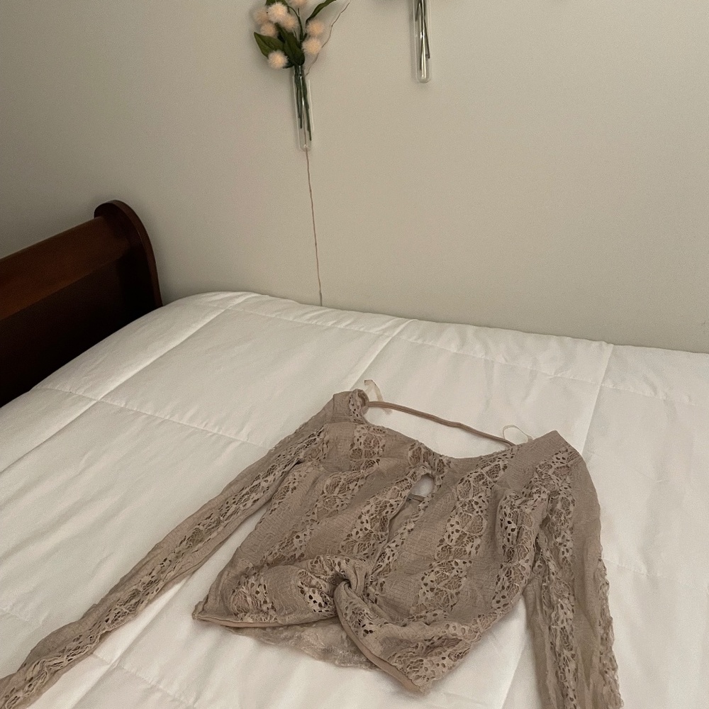 Charlotte Russe Lilac Lace Top NWOT (Size Small)